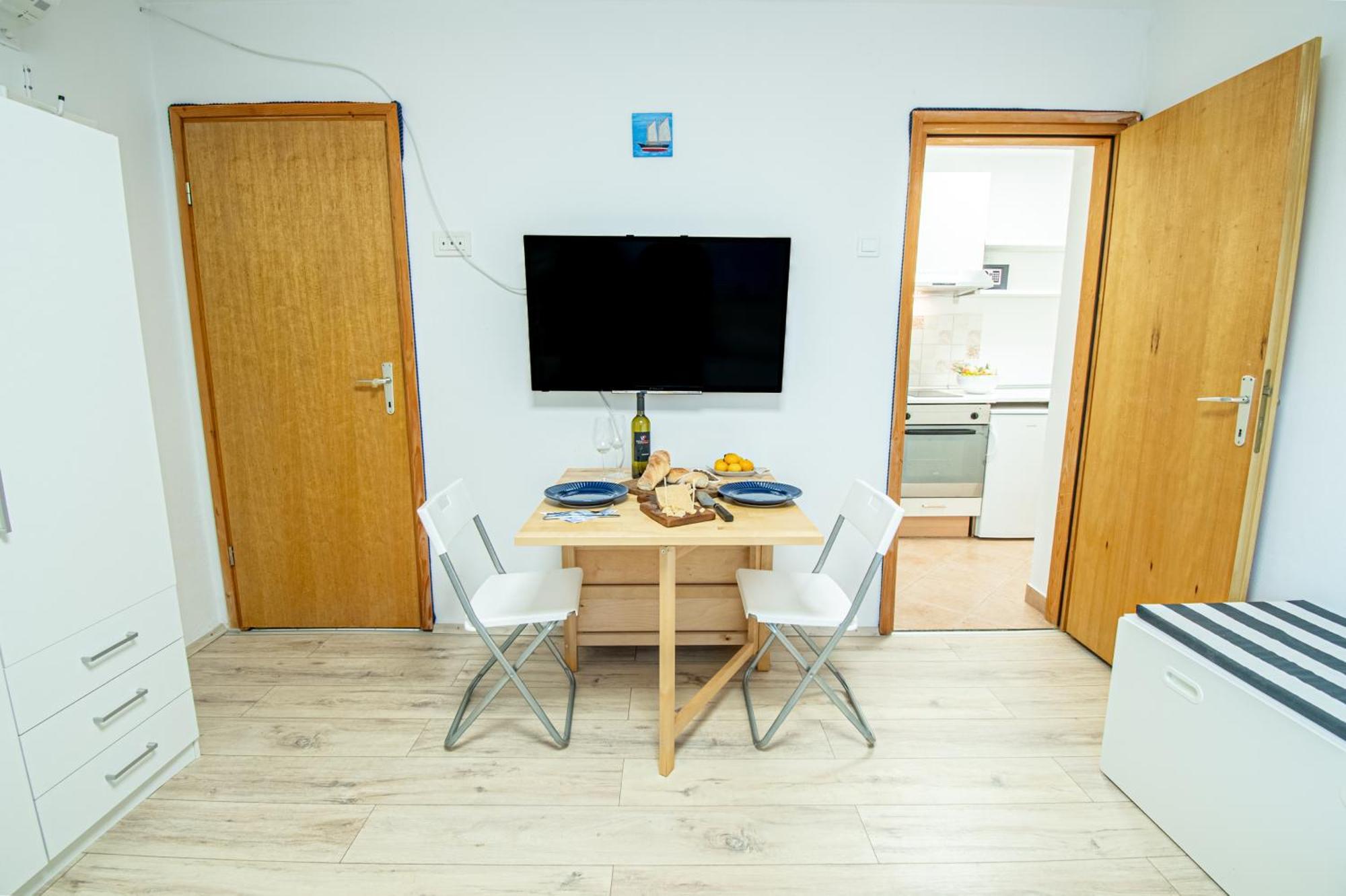 Umag Center Apartment Parking By Rentistra Dış mekan fotoğraf